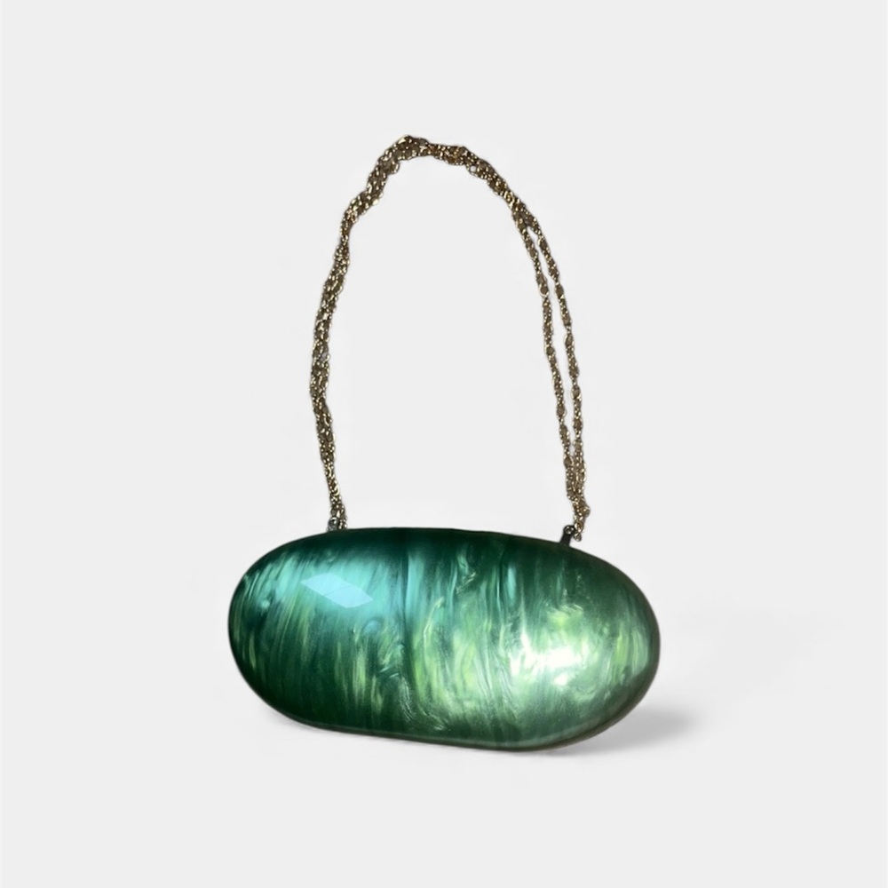😍Green Clutch with Gold Chain